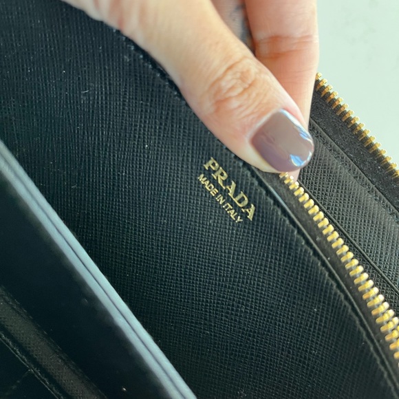 Prada, large wallet - Picture 4 of 8